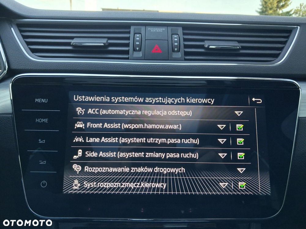 Skoda Superb 2.0 TDI SCR Ambition DSG - 23