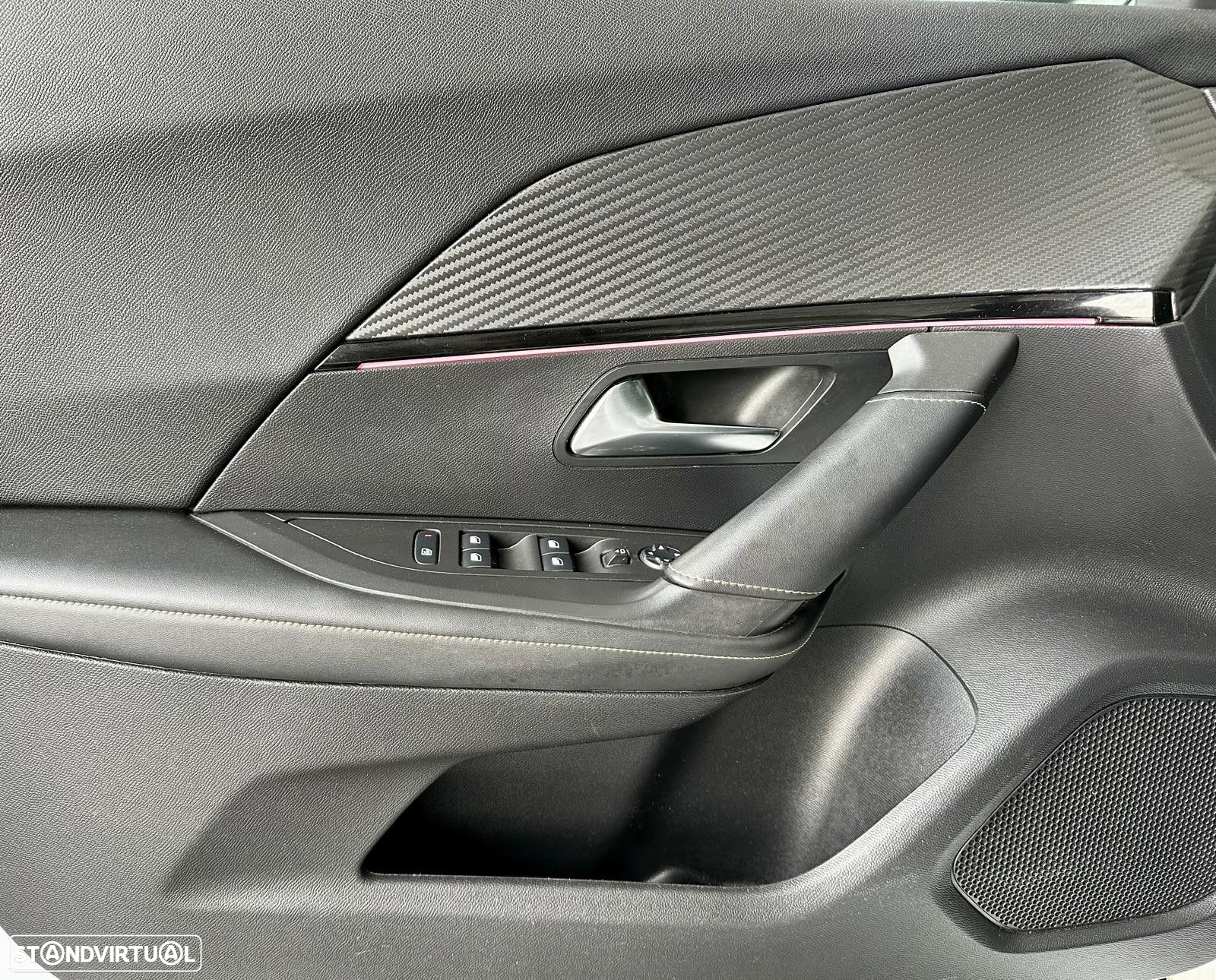 Peugeot e-2008 50 kWh GT - 9