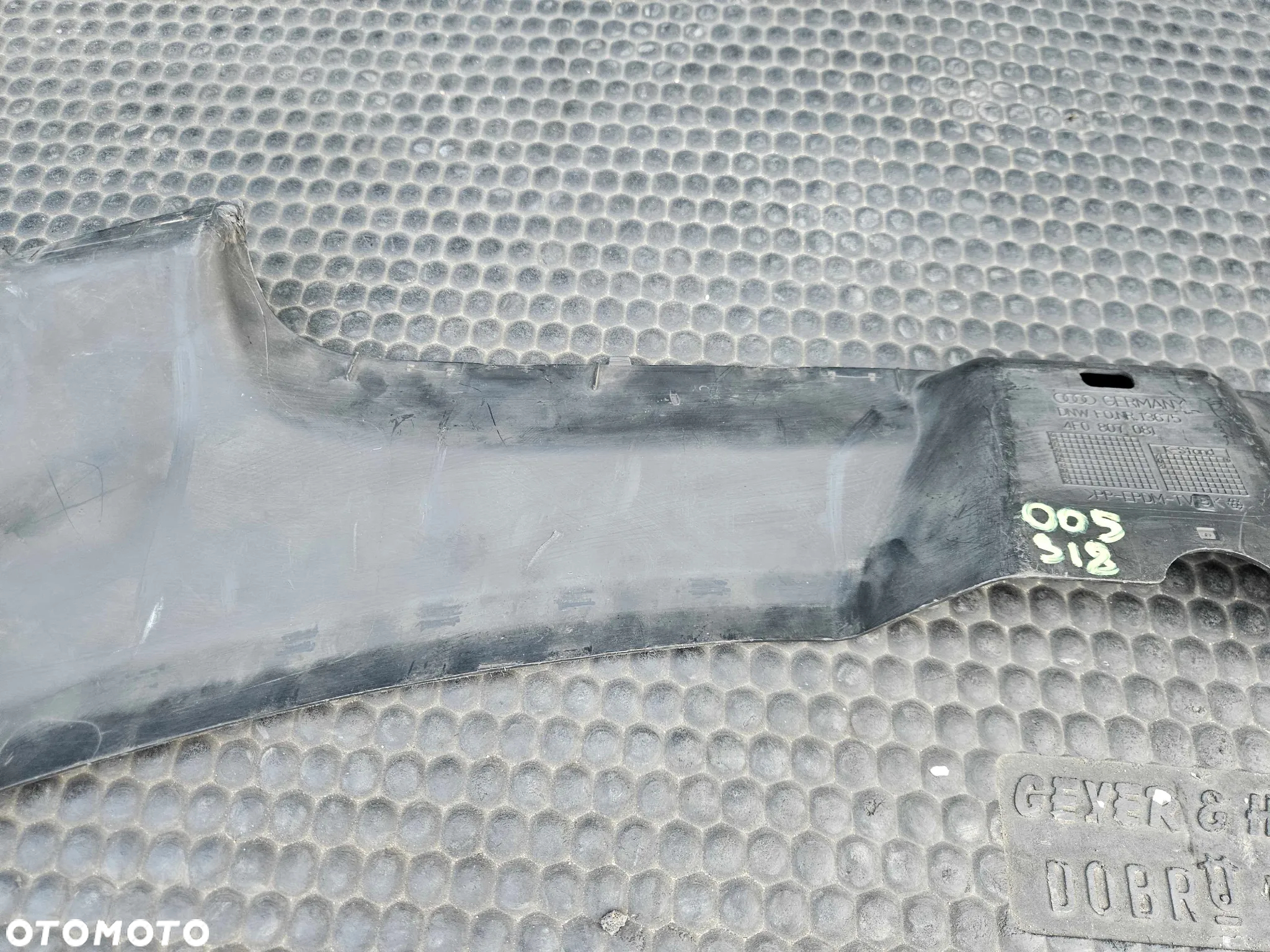 Oslona 4F0807081 Pasa Przedniego Zderzaka Nakladka Maskownica Zamek Audi A6 C6 2005r - 15