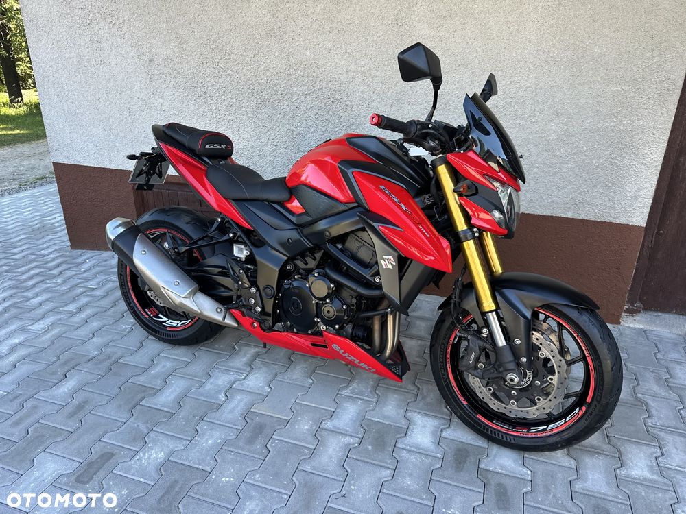Suzuki GSX - 37
