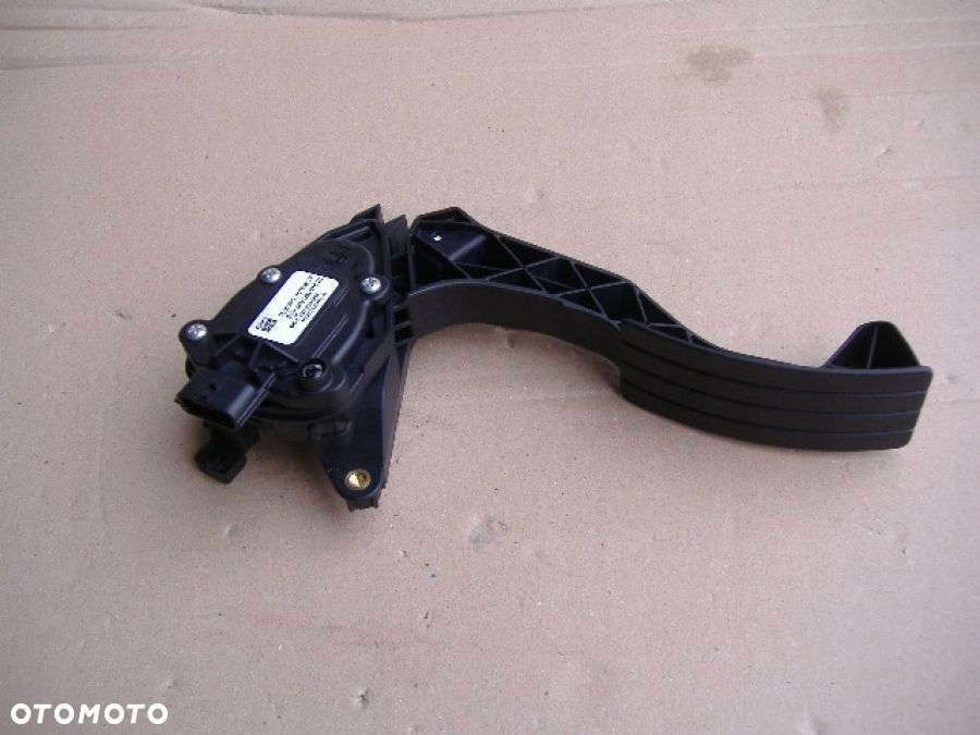 SMART 453 TWINGO III PEDAŁ GAZU POTENCJOMETR A4532900800 180023357R