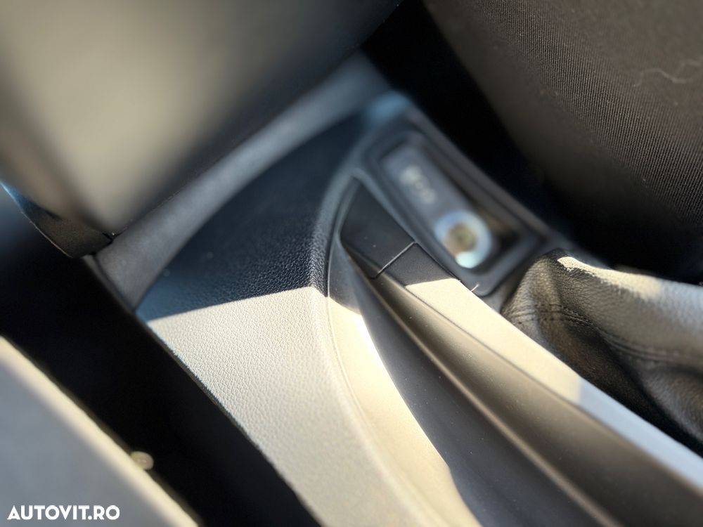 BMW Seria 1 120i Aut. Edition Sport - 15