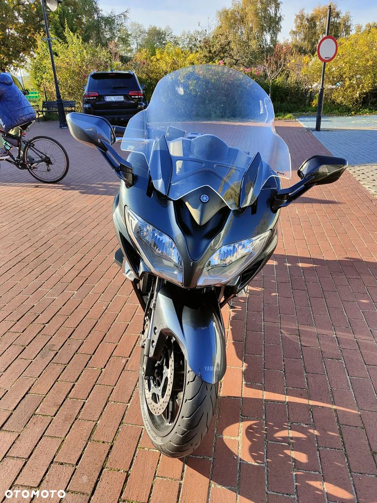 Yamaha FJR - 8