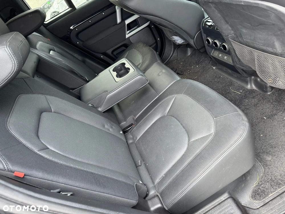 Land Rover Defender - 10