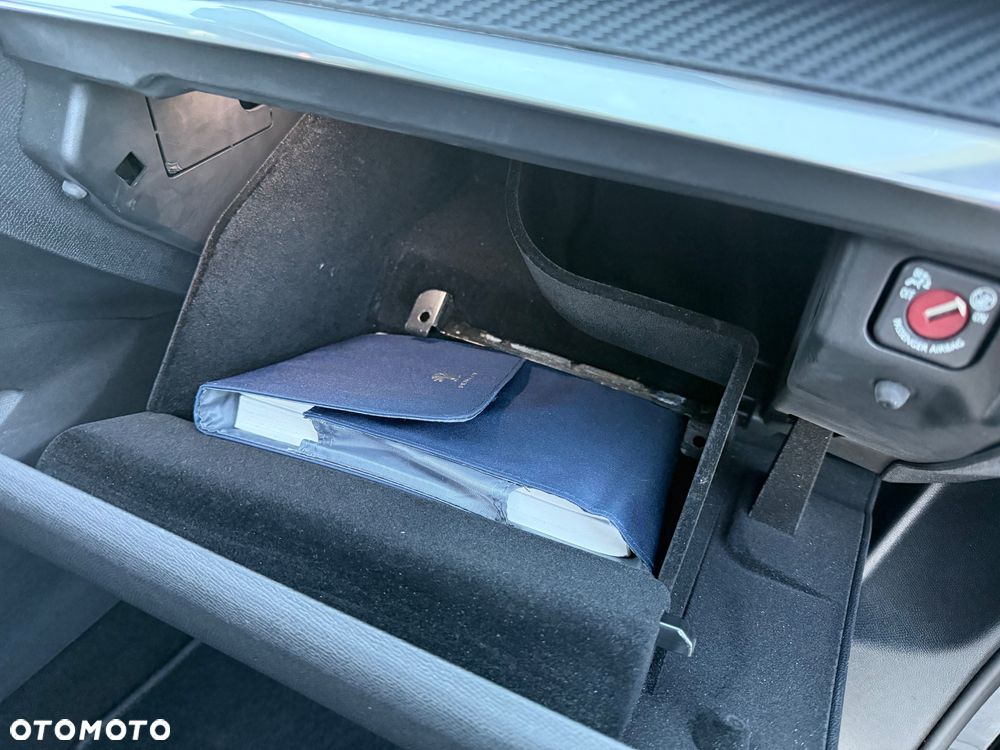 Peugeot 3008 1.6 BlueHDi Active S&S EAT6 - 38