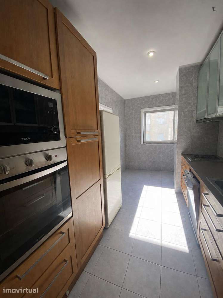 Quarto - localizado em Paranhos Porto - Grande imagem: 2/6