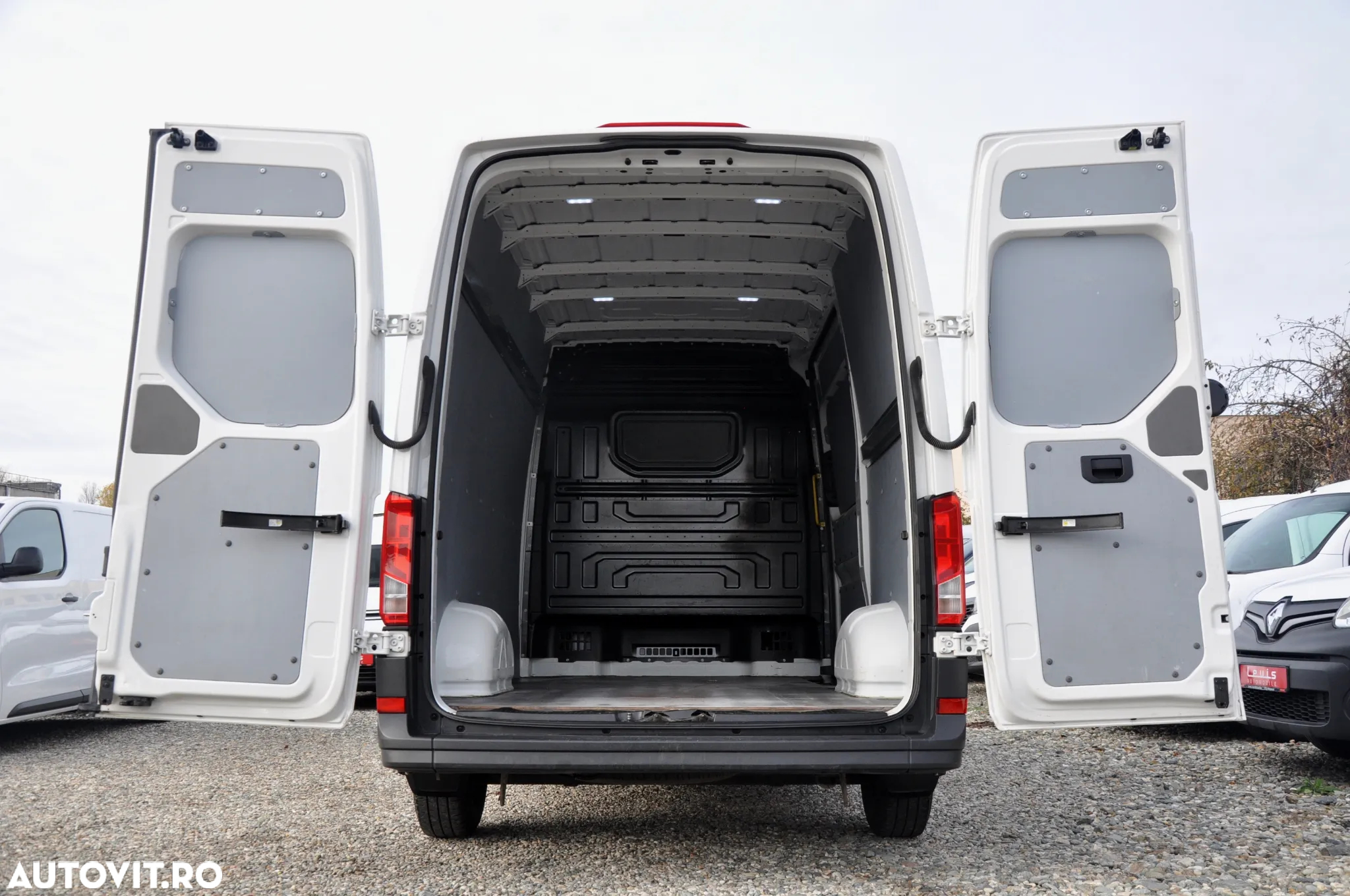 Volkswagen Crafter L3H3 Furgon - 8