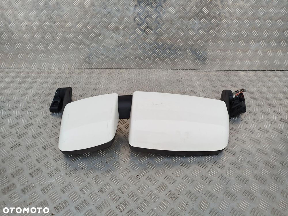 LUSTERKO PRAWE SCANIA R S NTG - 1