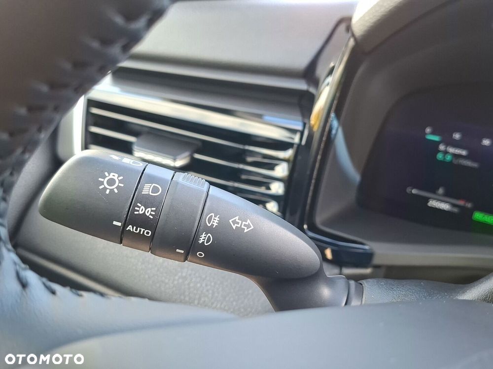 Toyota Camry - 23