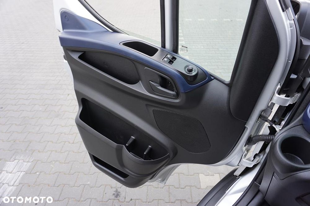 Iveco / DAILY / 70C18 / 3,0 - 180 KM / HI - MATIC / MAXI / 91 000 KM - 20