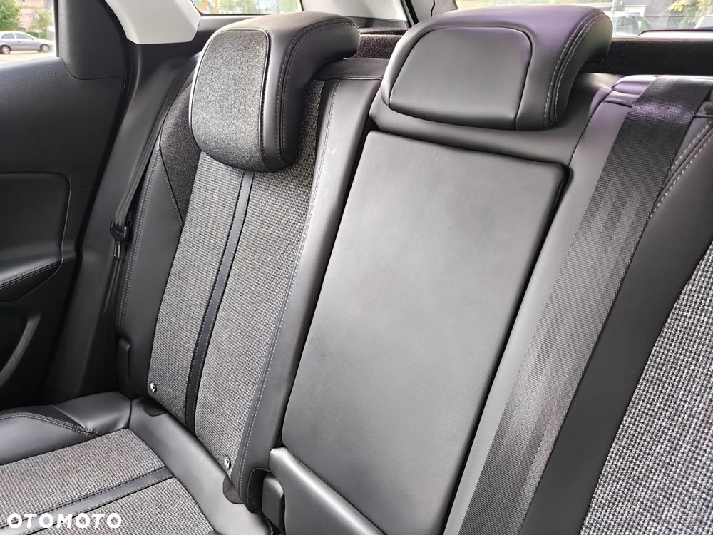 Peugeot 3008 1.2 PureTech Allure S&S EAT6 - 10