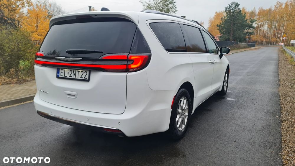 Chrysler Pacifica - 6