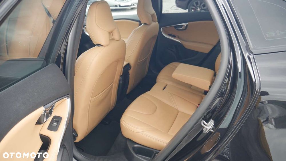 Volvo V40 Cross Country - 22