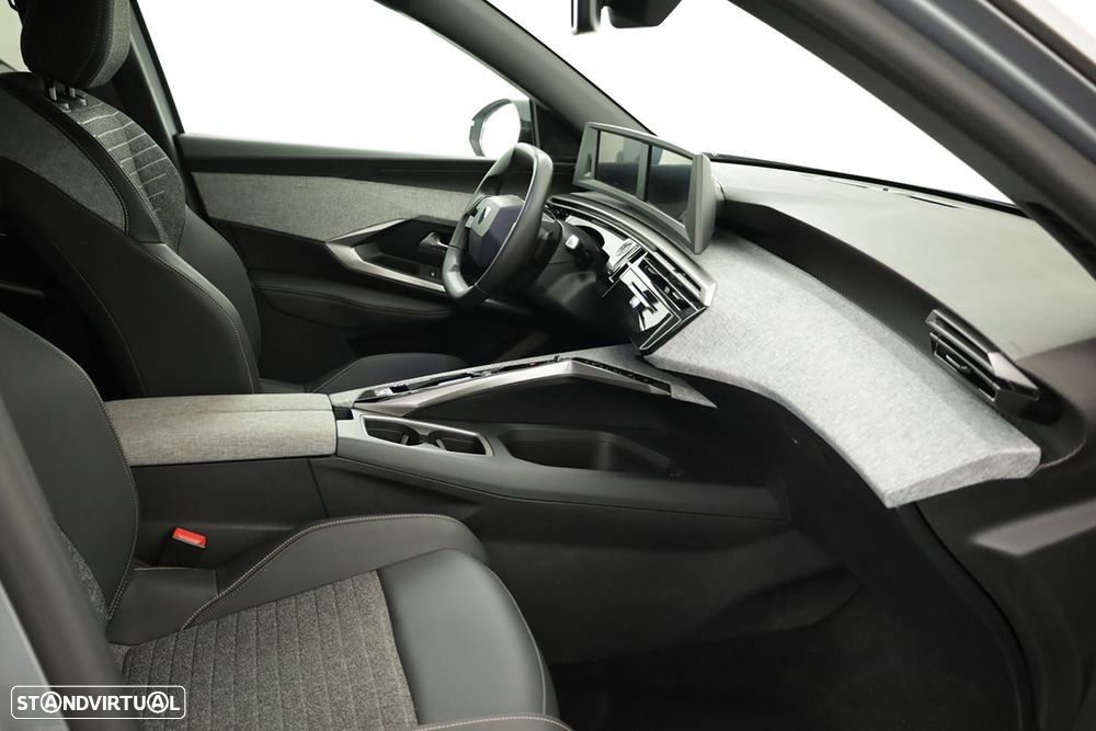 Peugeot 3008 1.2 Hybrid Allure e-DCS6 - 19