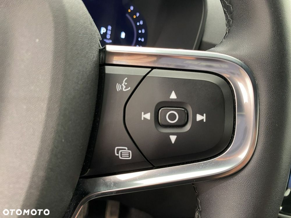 Volvo XC 40 - 23