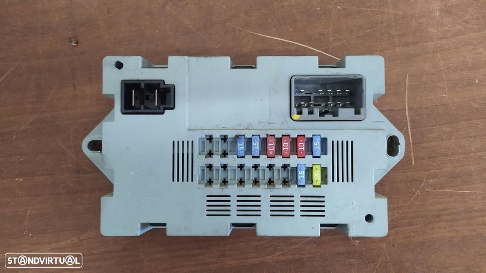 CAIXA DE RELES FUSÍVEIS JAGUAR XJ - 2