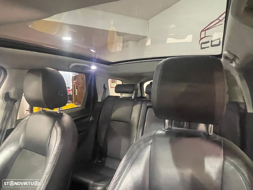 Land Rover Discovery Sport 2.0 TD4 HSE Luxury 7L Auto - 41