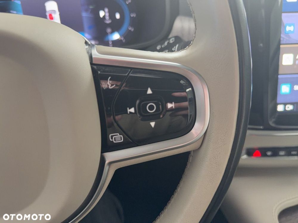 Volvo V90 Cross Country - 27