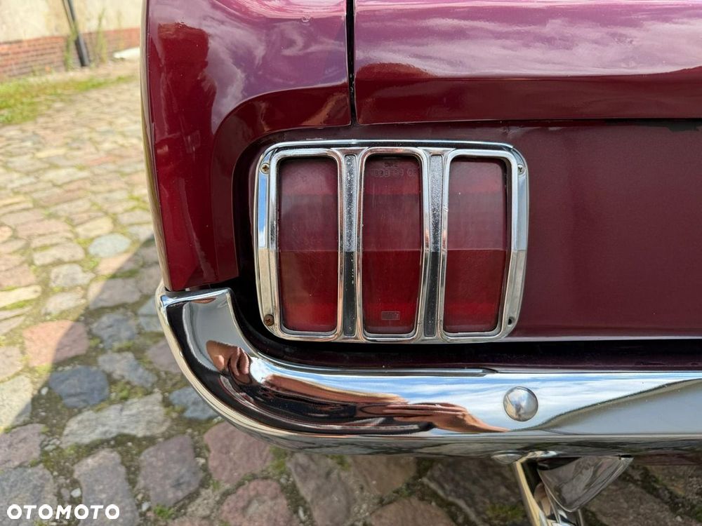 Ford Mustang - 12