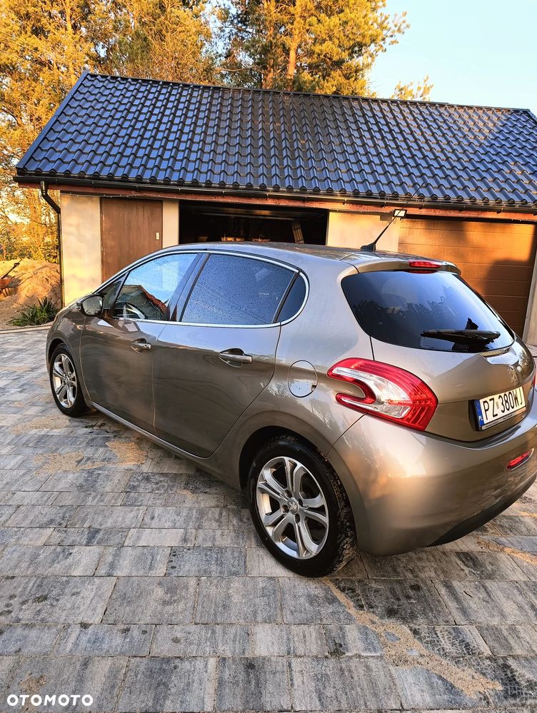 Peugeot 208 1.6 e-HDi Allure STT - 3