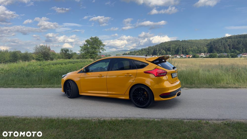 Ford Focus 2.0 EcoBoost ST mit Leder-Sport-Paket - 6