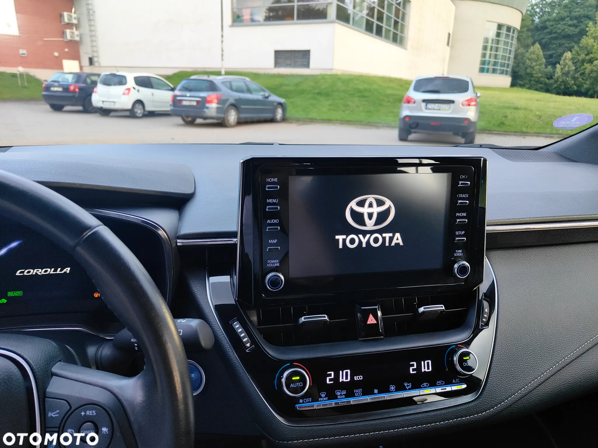 Toyota Corolla 1.8 Hybrid Executive - 19