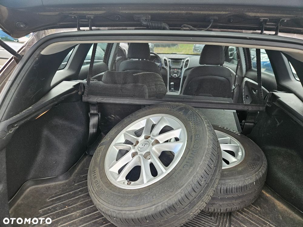 Hyundai i30 1.6 Comfort - 10