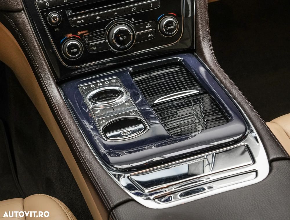 Jaguar XJ 3.0 V6 Premium Luxury Aut SWB - 20