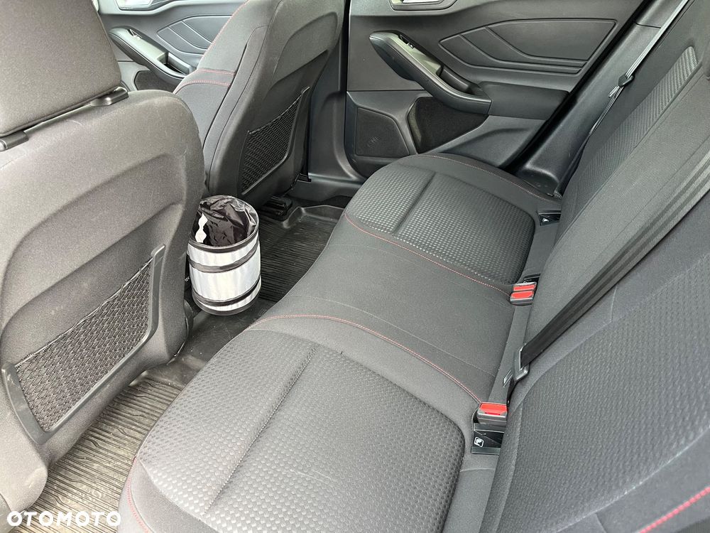 Ford Focus 1.0 EcoBoost ST-Line - 15