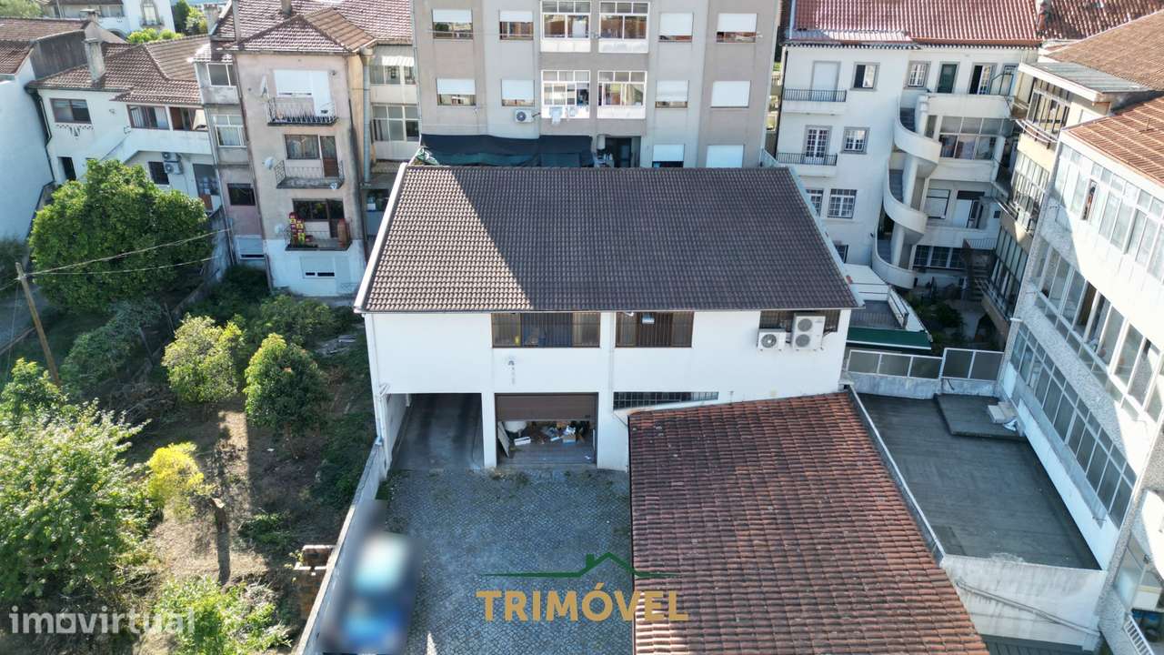Armazém no Centro de Oliveira de Azeméis - Grande imagem: 2/15