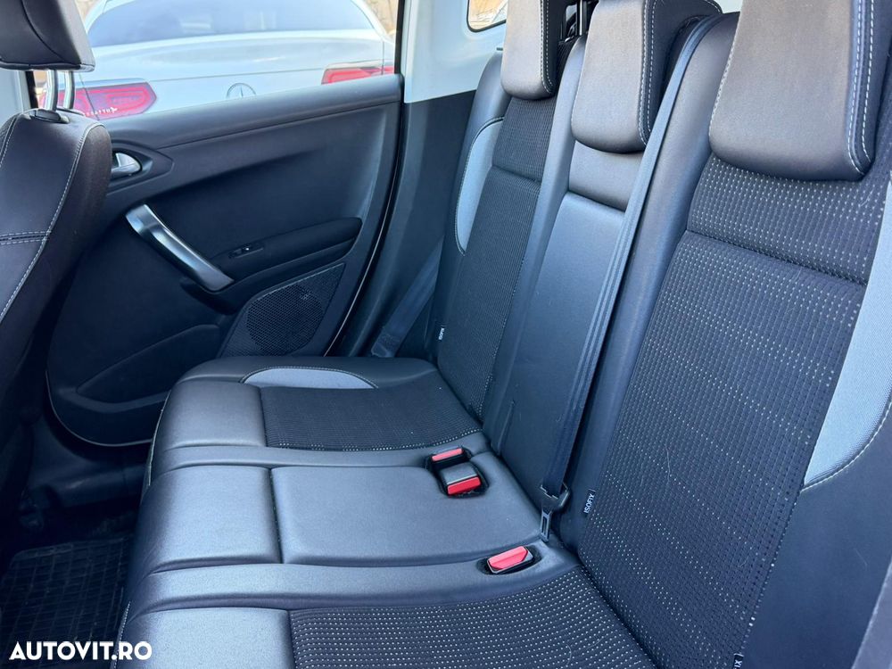 Peugeot 2008 1.2 PureTech Turbo EAT6 S&S Allure - 19