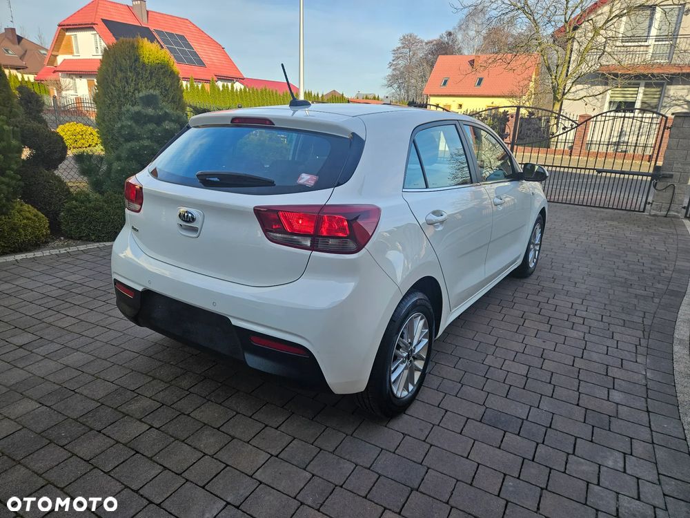 Kia Rio 1.4 L - 9