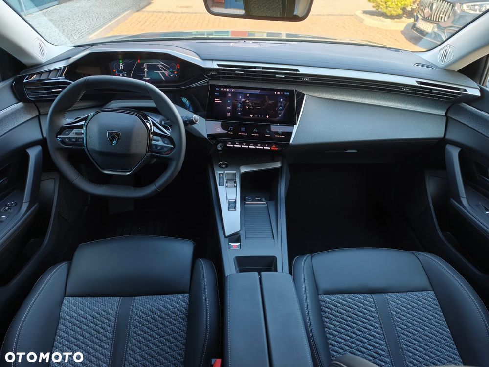 Peugeot 308 1.2 mHEV Allure S&S e-DCS6 - 18