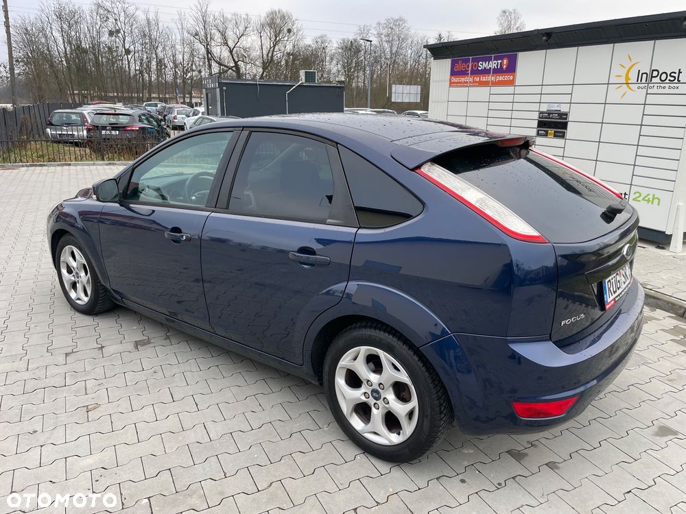 Ford Focus 1.6 Trend + - 6