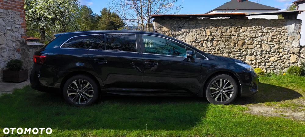 Toyota Avensis 2.0 D-4D Premium - 3