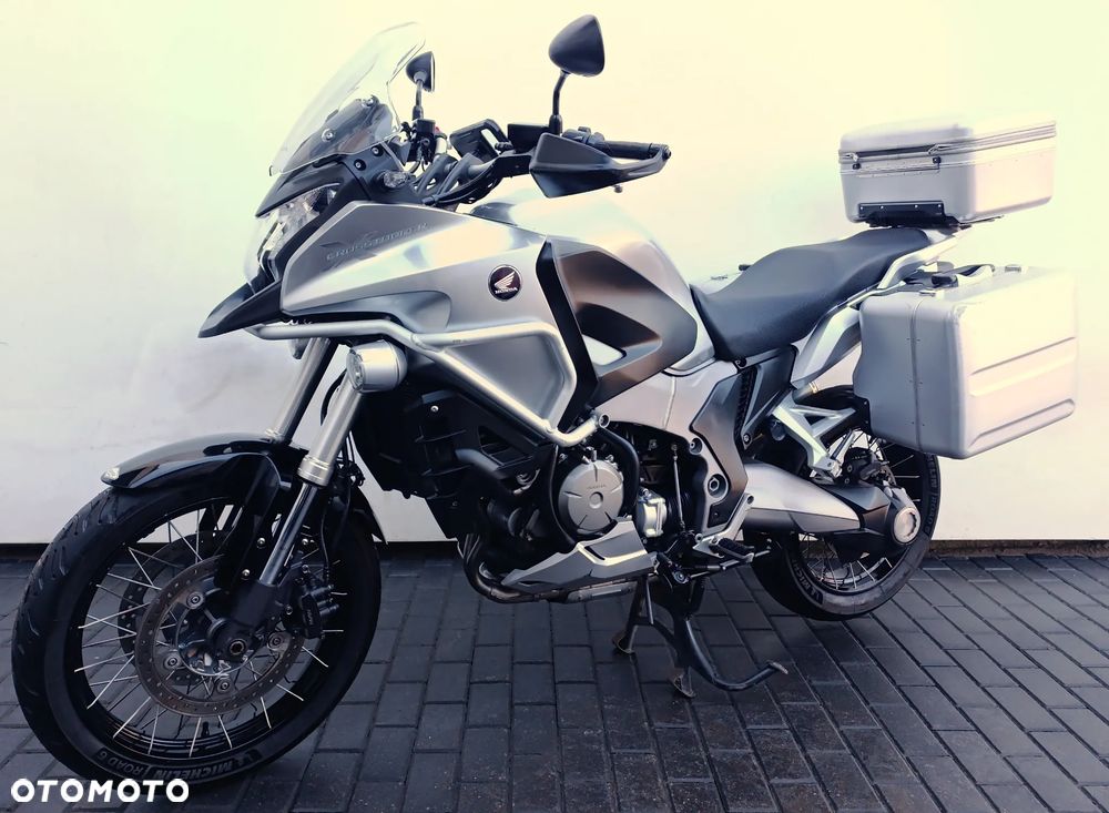 Honda VFR - 3