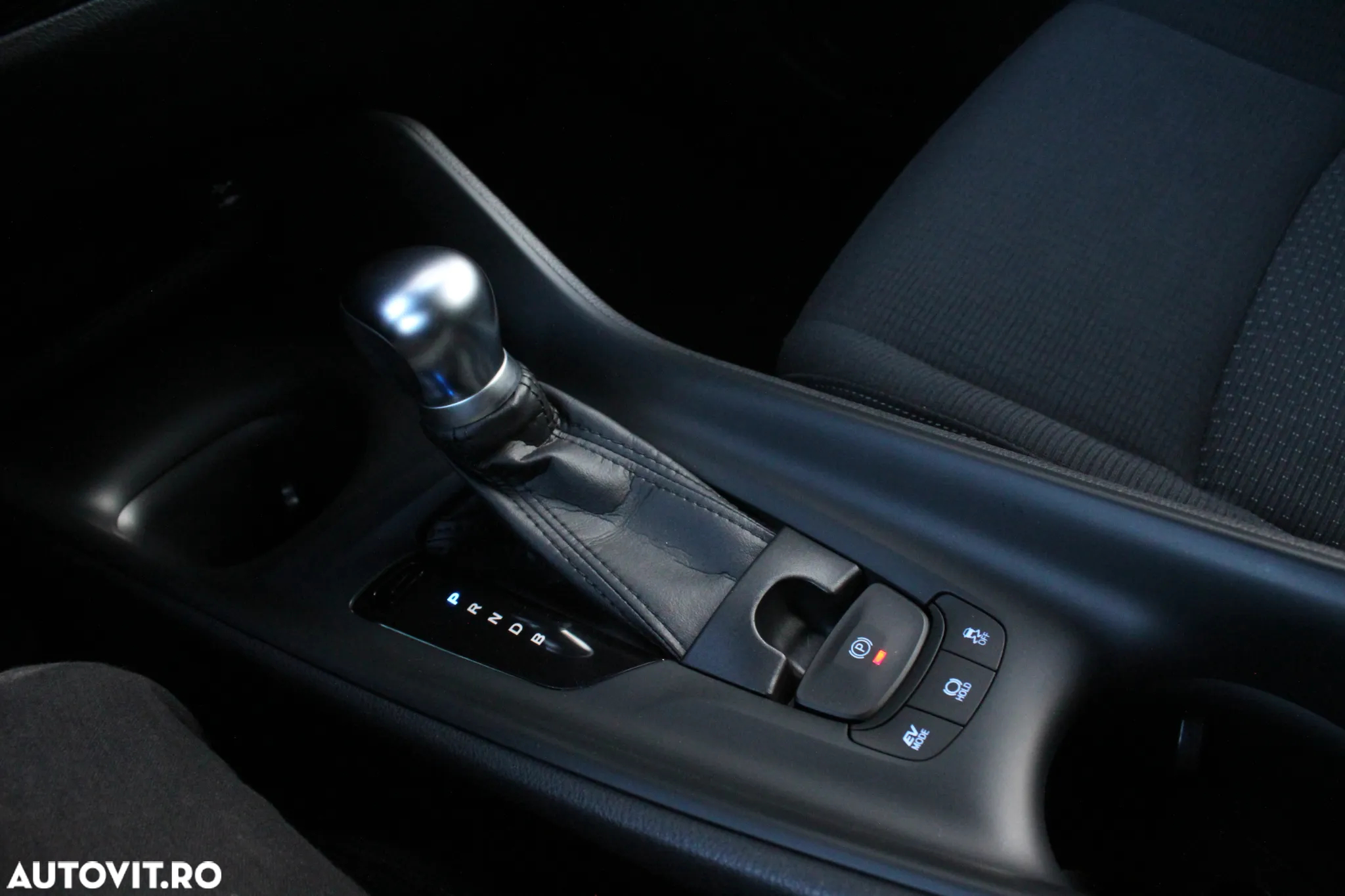 Toyota C-HR 1.8 HSD 122 CP 4x2 CVT Style - 14