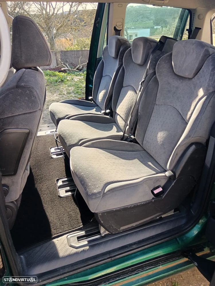 Peugeot 807 2.2 HDi - 11