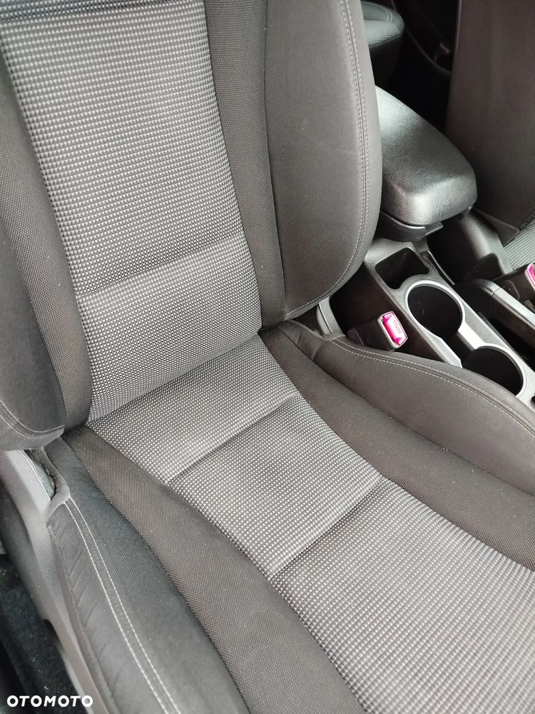 Hyundai i30 1.6 Classic + - 27