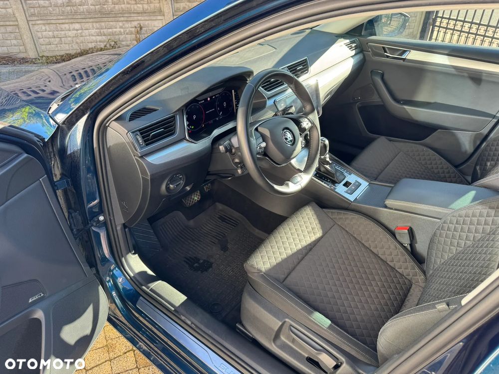 Skoda Superb 2.0 TDI 4x4 DSG Premium Edition - 8