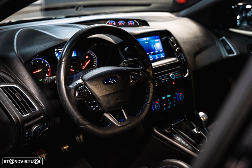 Ford Focus 2.3 EcoBoost RS Pack Performance - 8