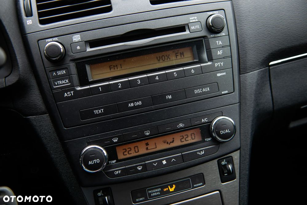 Toyota Avensis 1.8 Premium - 31