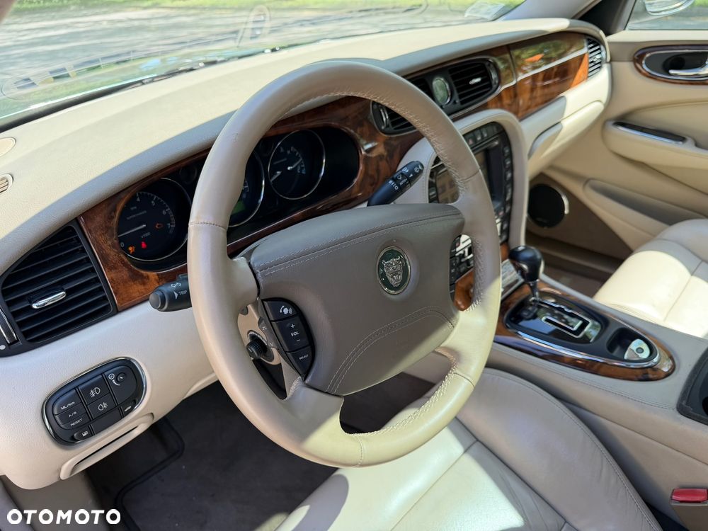 Jaguar XJR 4.2 - 11