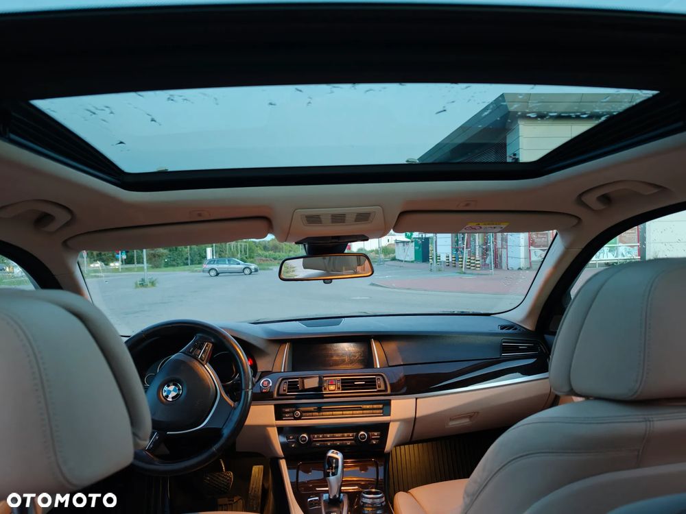BMW Seria 5 525d xDrive Luxury Line - 12