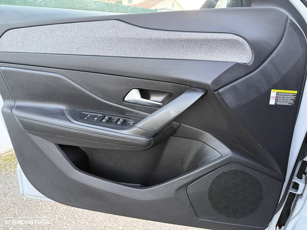 Peugeot e-308 54 kWh Allure - 15