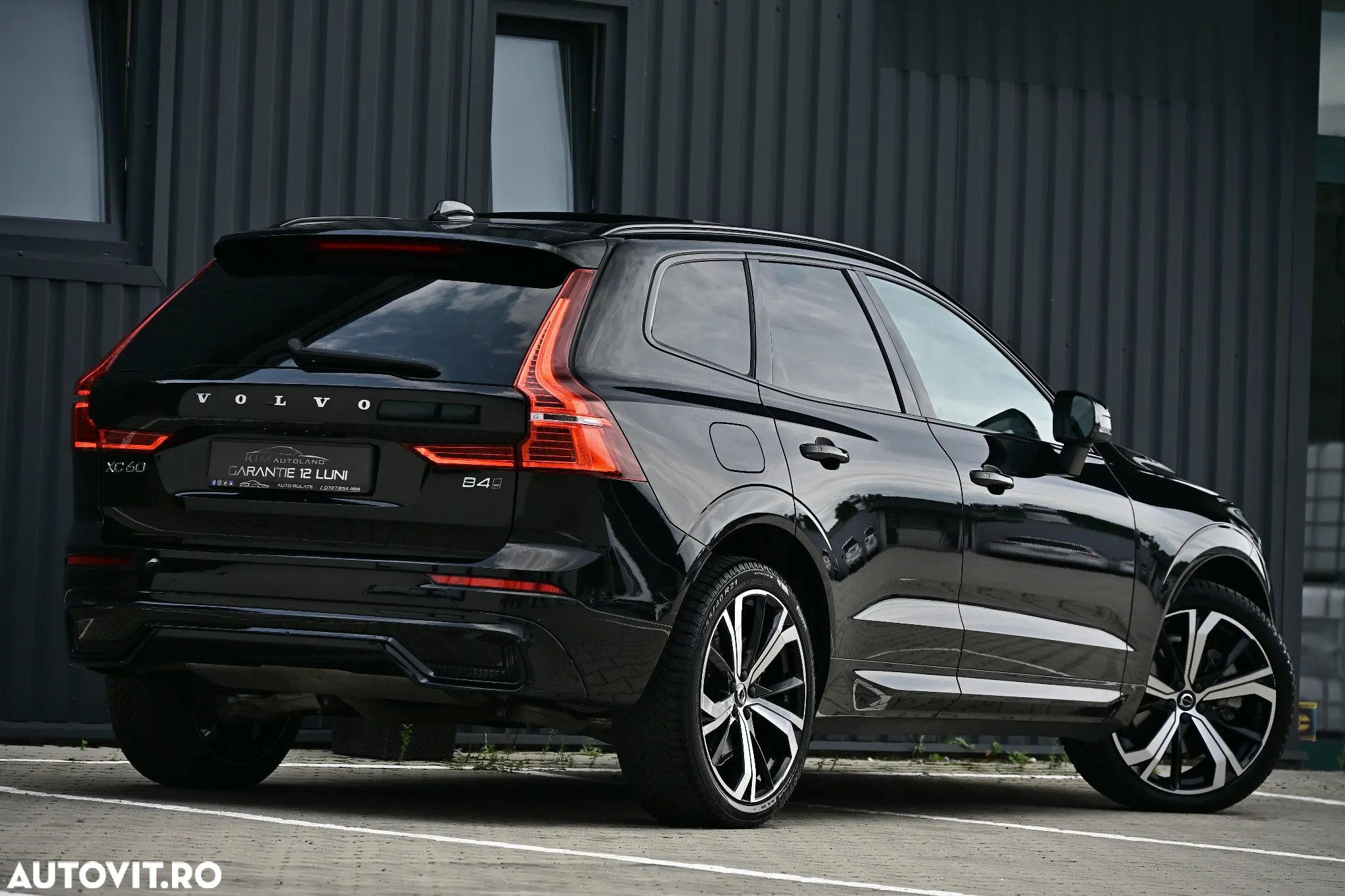 Volvo XC 60 B4 MHEV AT8 AWD R-Design - 6