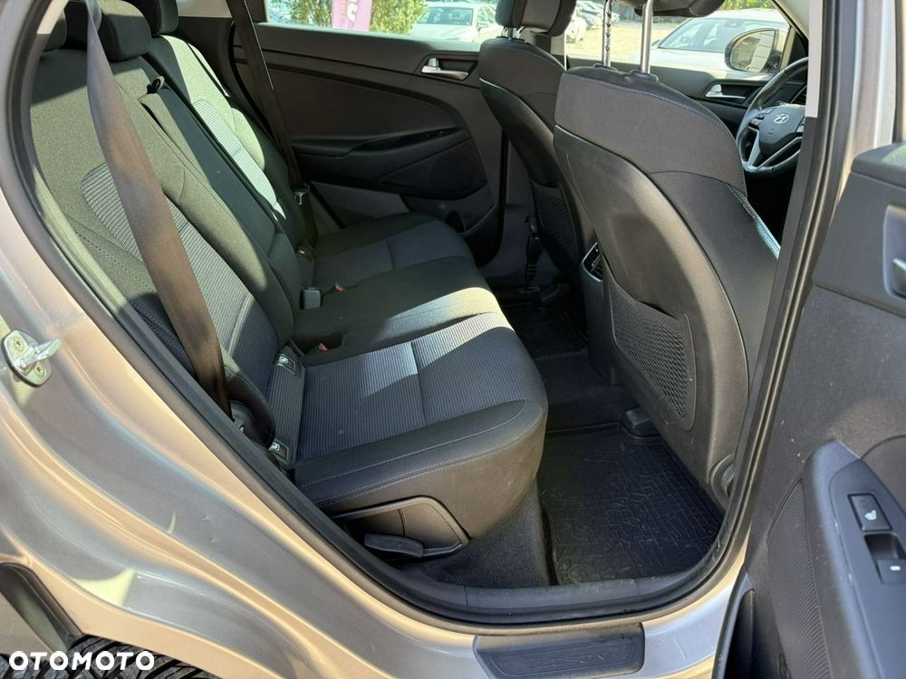 Hyundai Tucson blue 1.7 CRDi 2WD DCT Style - 26