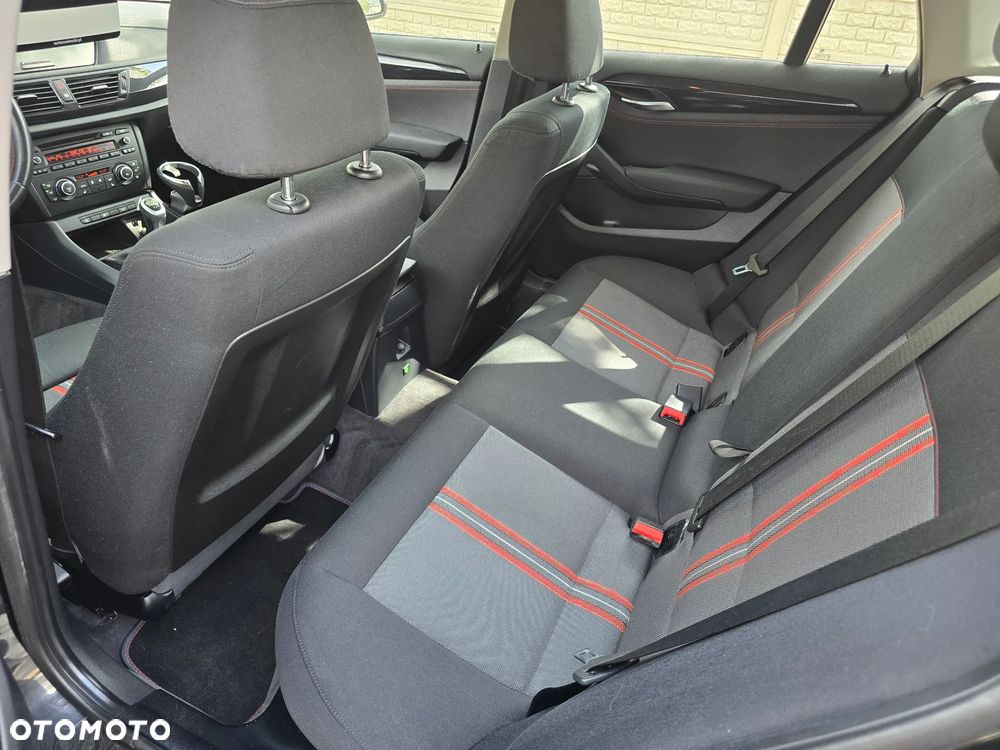 BMW X1 sDrive18d Sport Line - 12