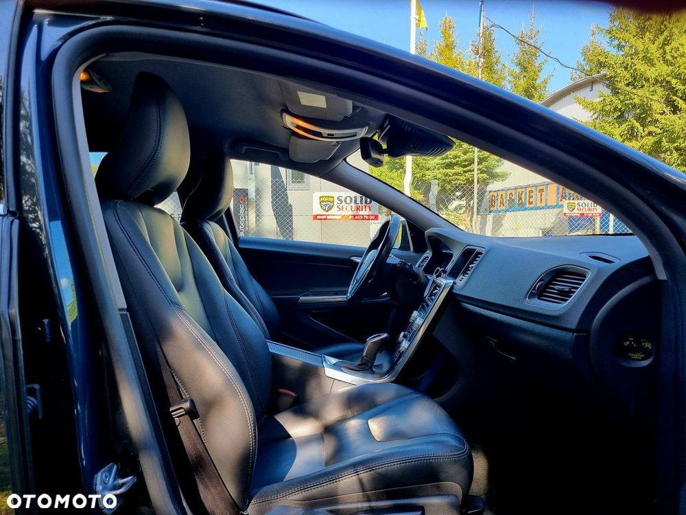 Volvo V60 T4 Geartronic Momentum - 13
