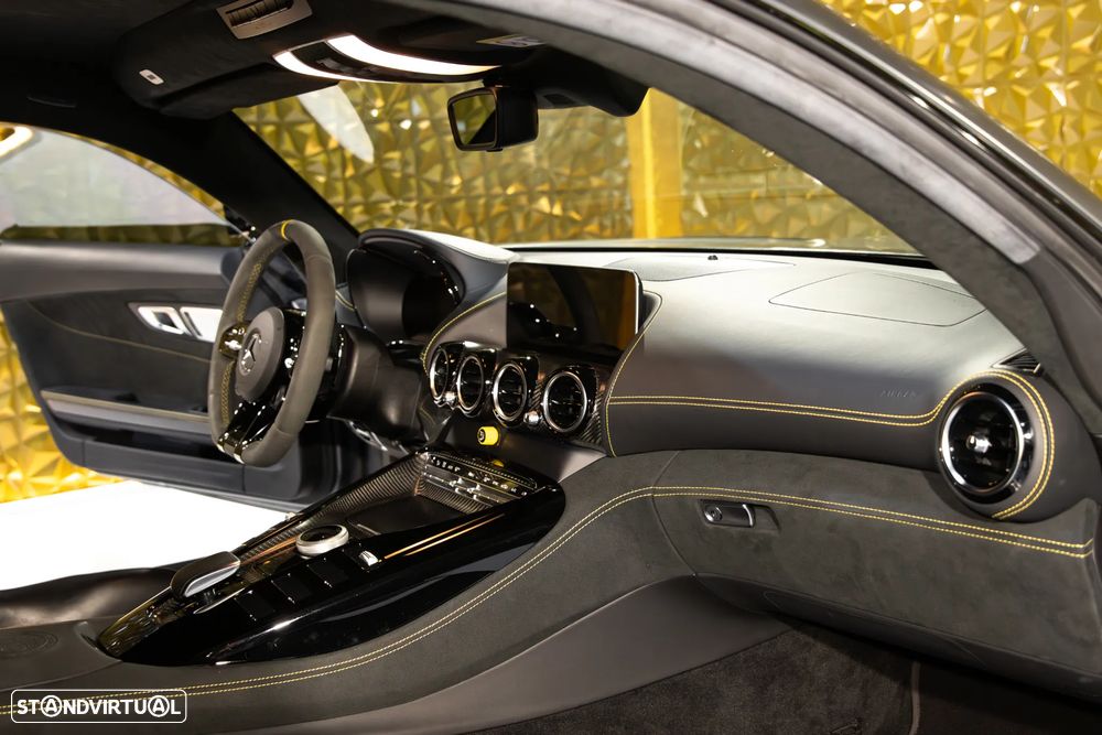 Mercedes-Benz AMG GT R - 38